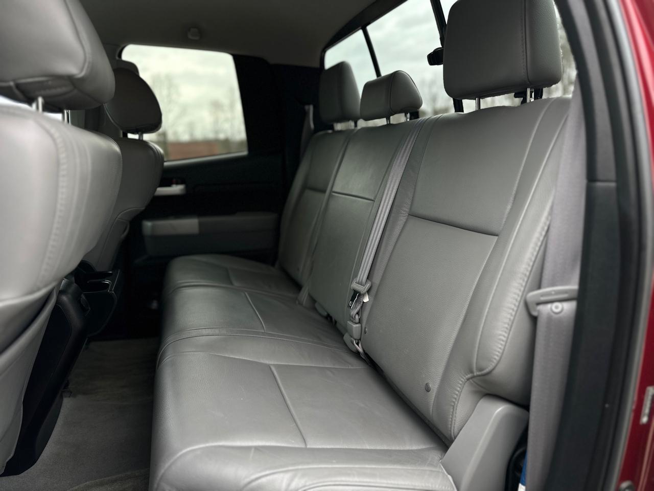 Toyota Tundra 2WD Double 145.7" 5.7L V8 LTD (Natl 2007