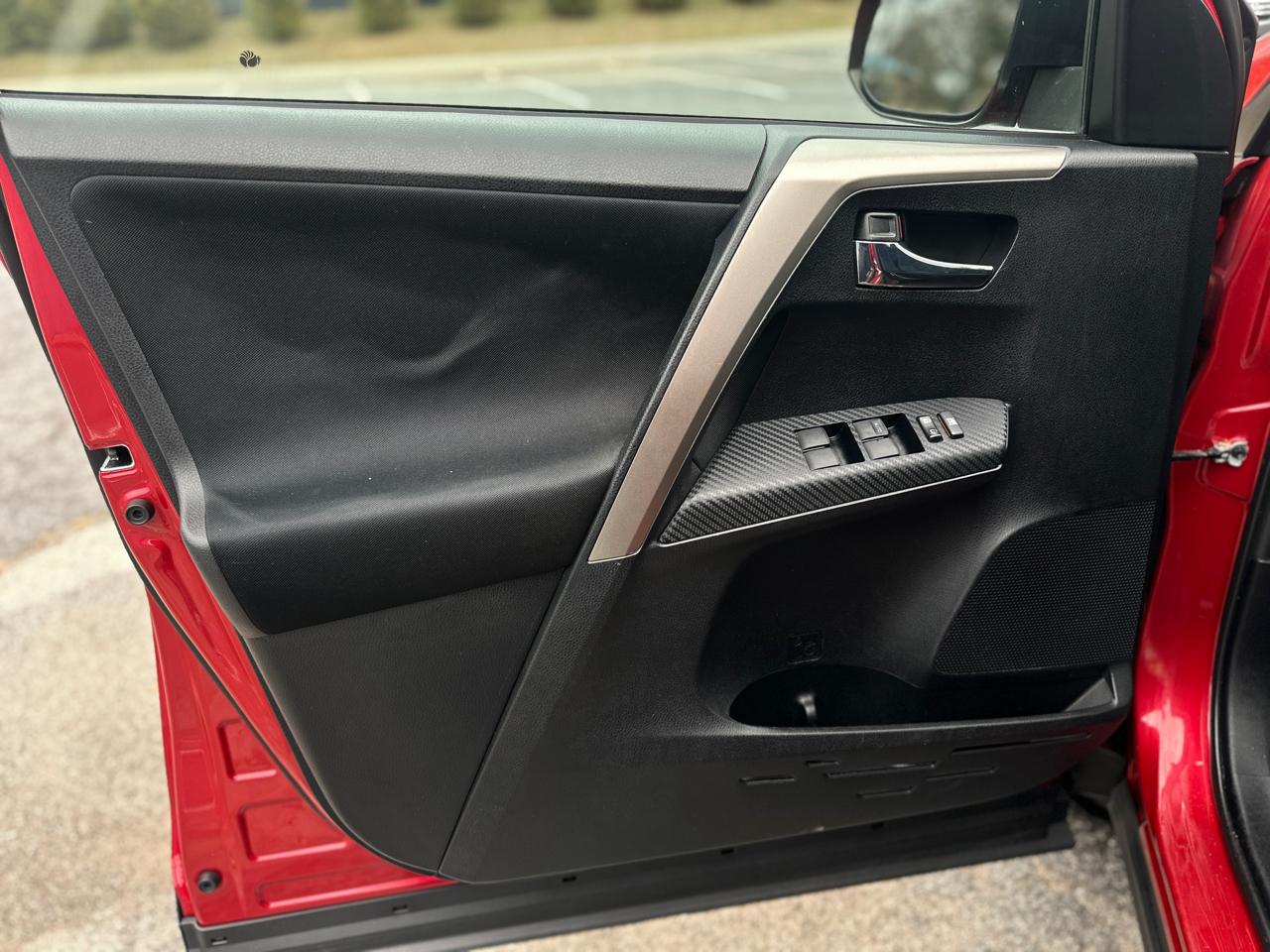 Toyota RAV4 FWD 4dr XLE (Natl) 2015