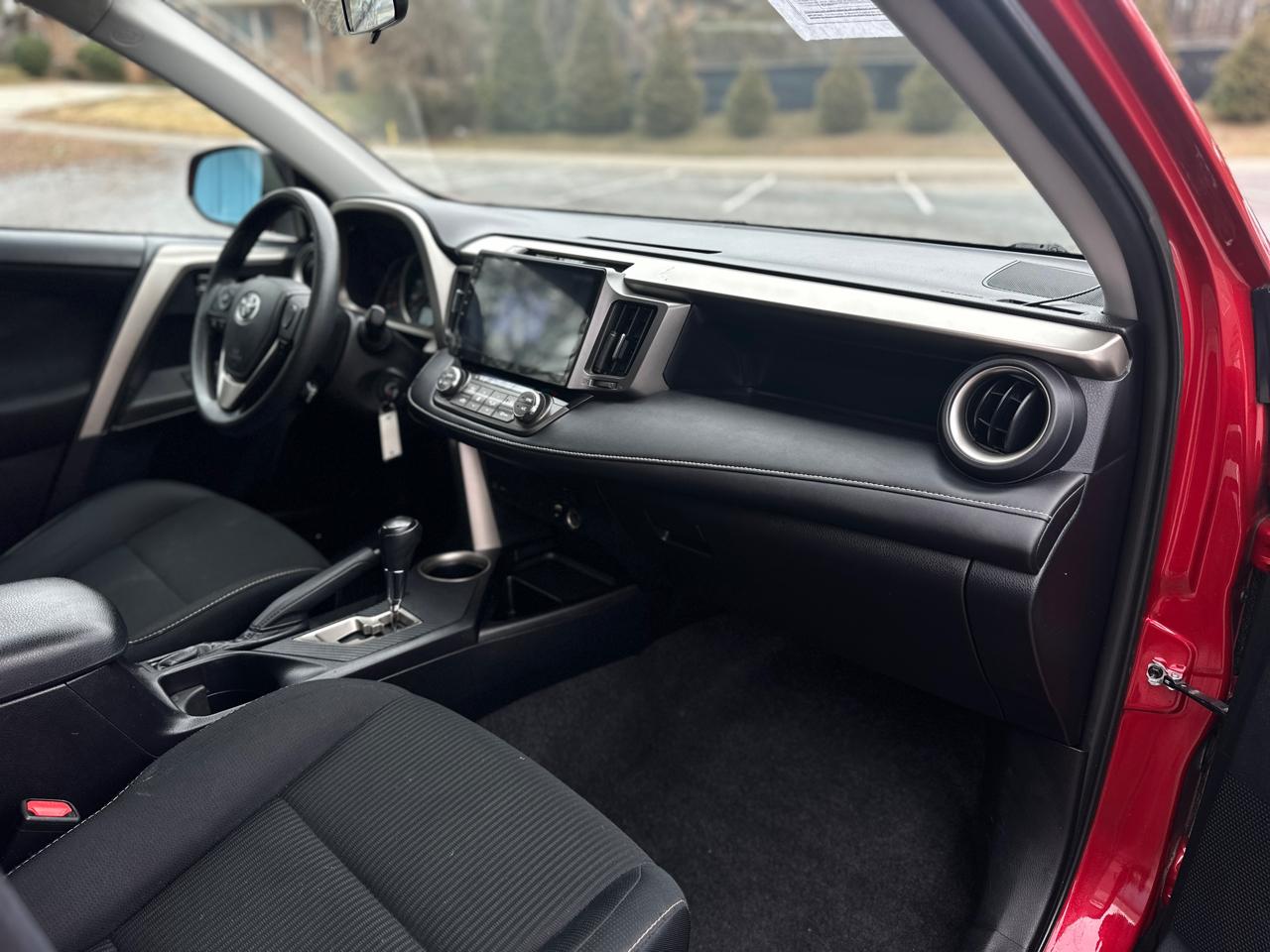 Toyota RAV4 FWD 4dr XLE (Natl) 2015