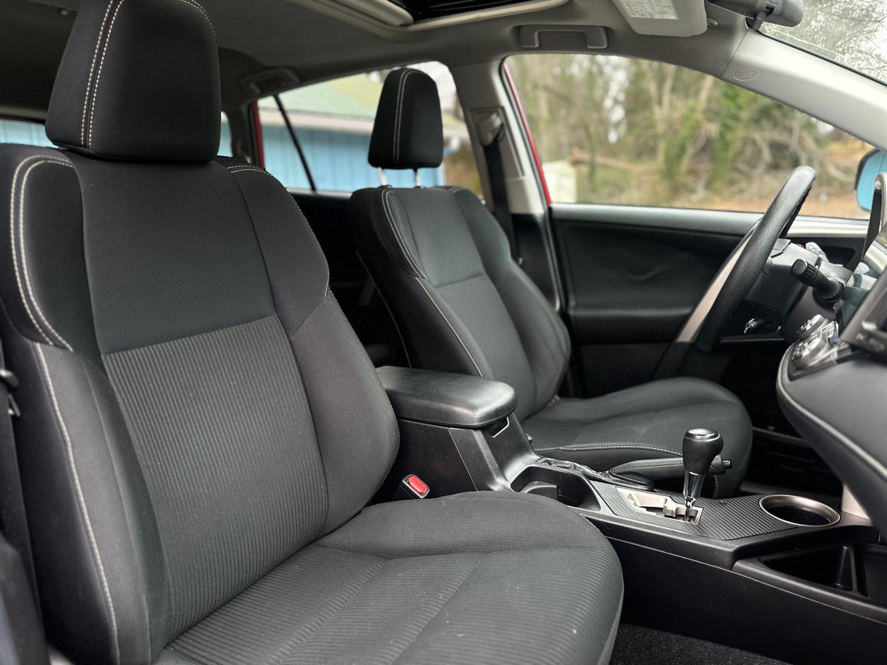 Toyota RAV4 FWD 4dr XLE (Natl) 2015