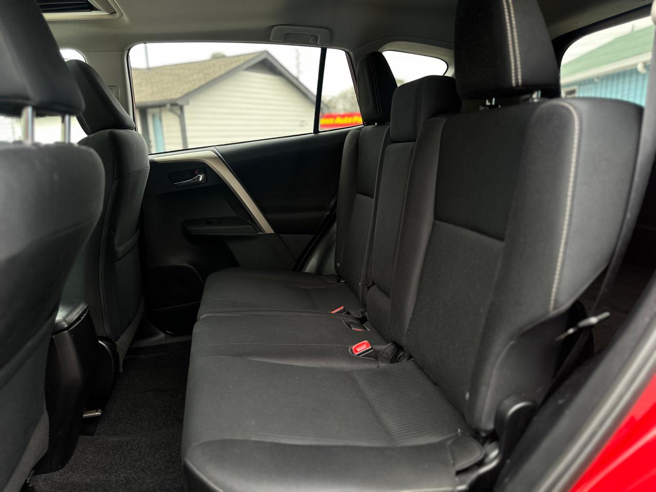 Toyota RAV4 FWD 4dr XLE (Natl) 2015