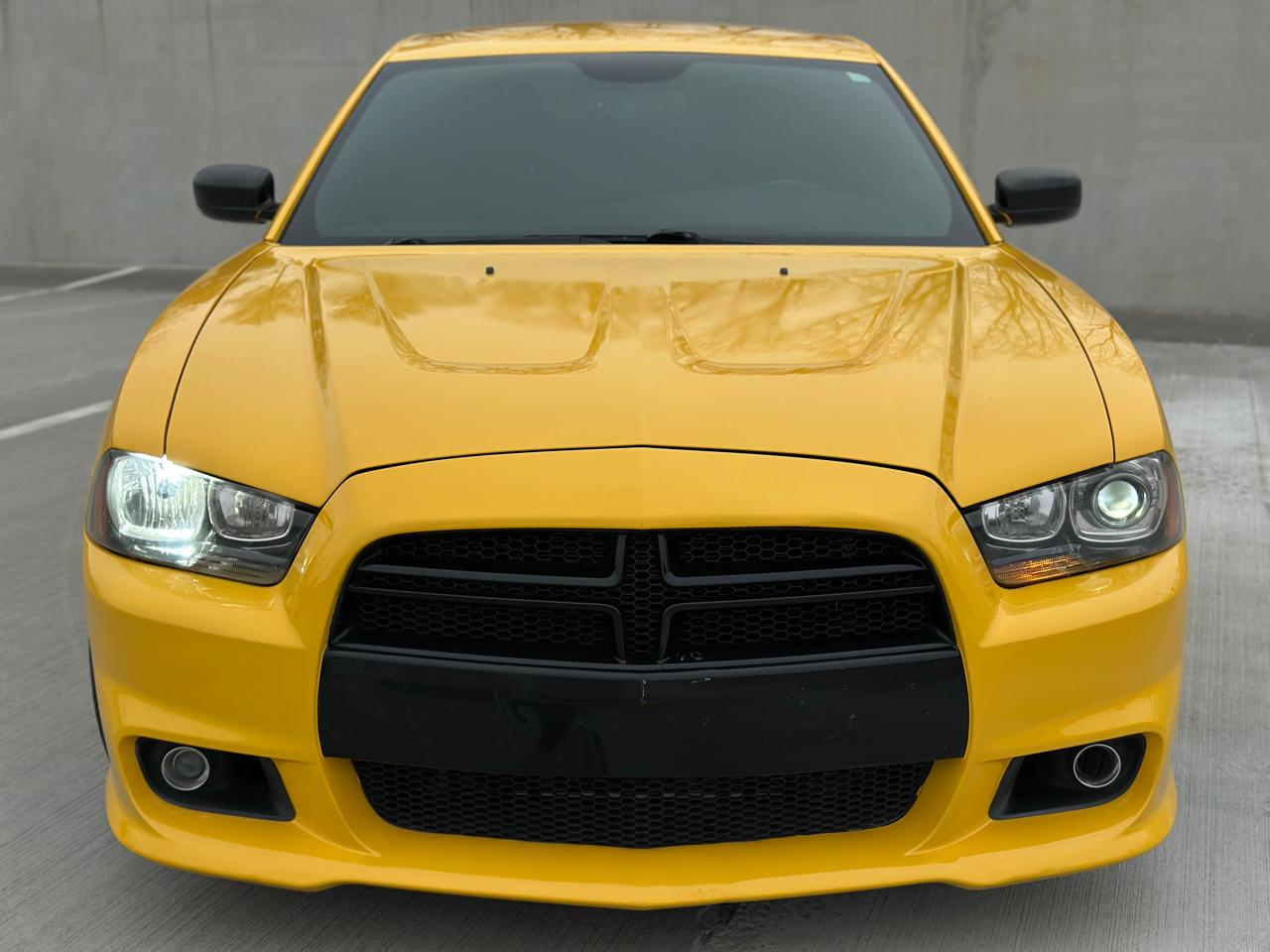 Dodge Charger 4dr Sdn SRT8 Super Bee RWD 2012