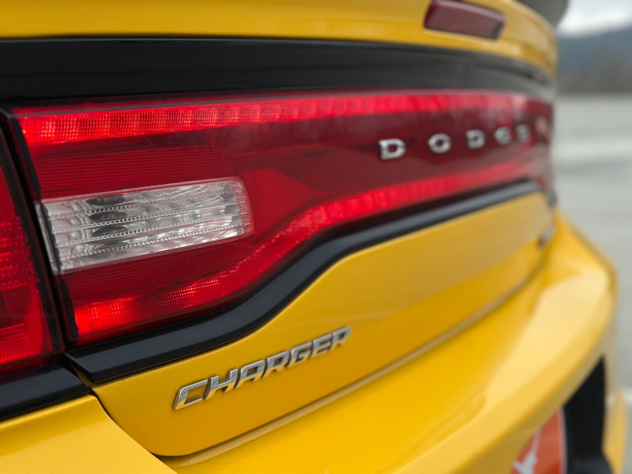 Dodge Charger 4dr Sdn SRT8 Super Bee RWD 2012