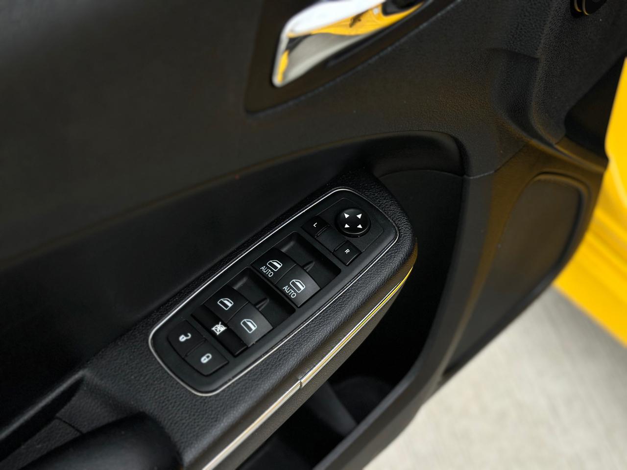 Dodge Charger 4dr Sdn SRT8 Super Bee RWD 2012