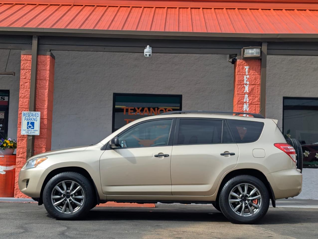 Toyota RAV4 4WD 4dr I4 (Natl) 2012