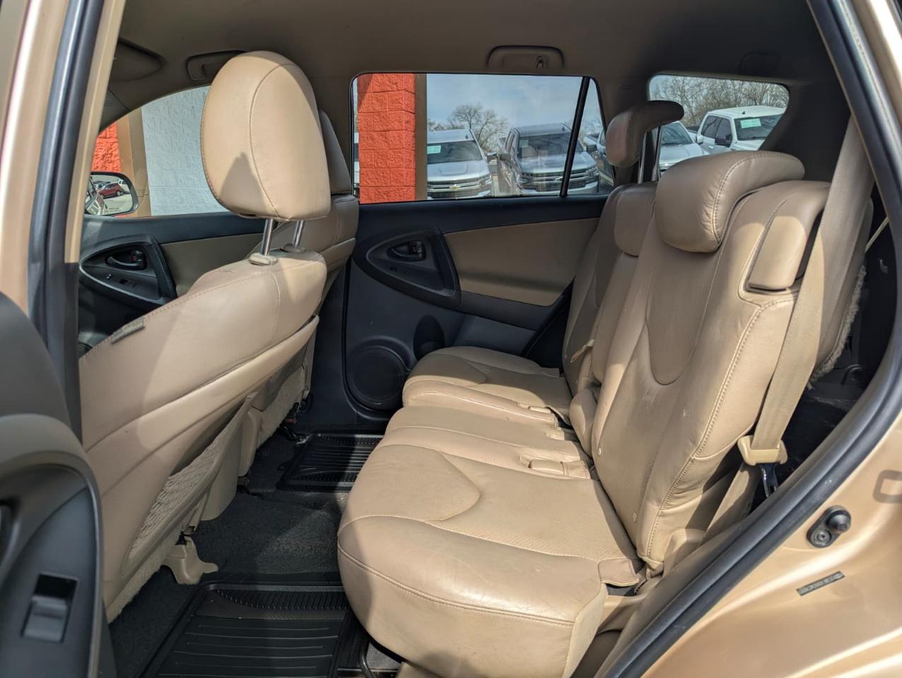 Toyota RAV4 4WD 4dr I4 (Natl) 2012