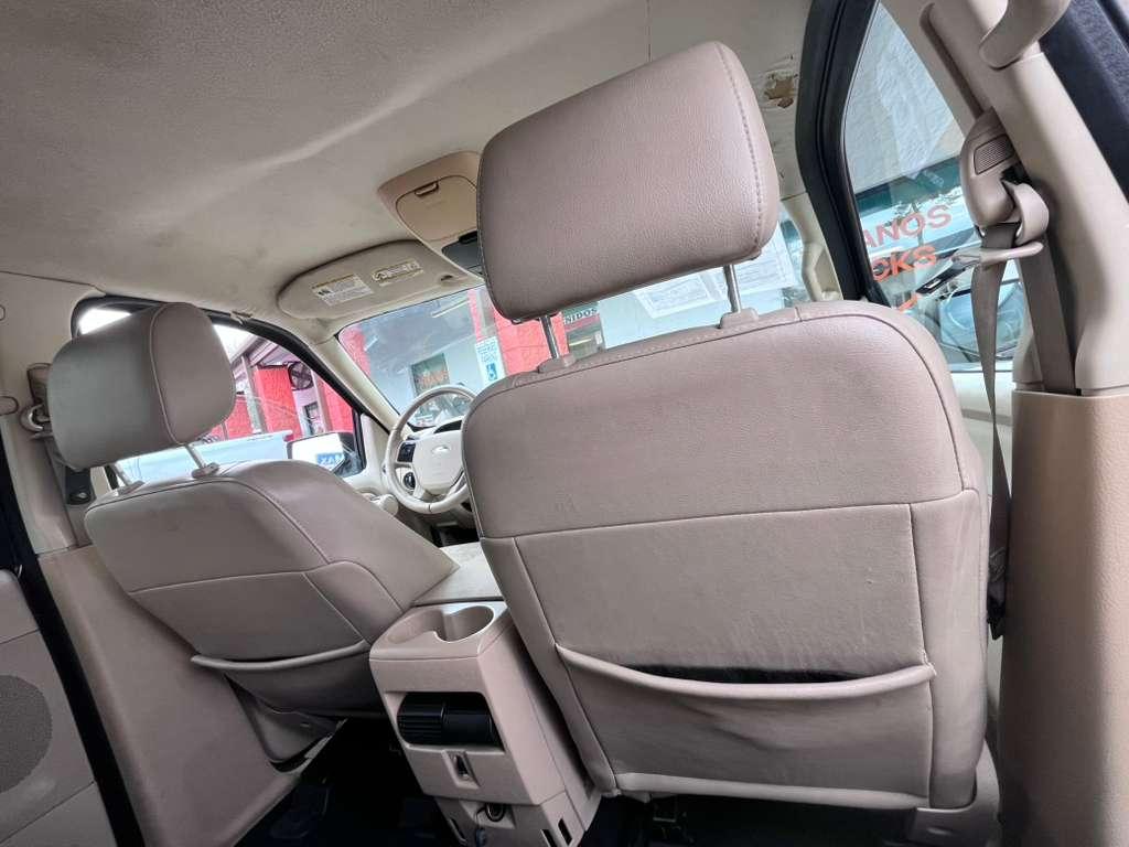 Ford Explorer 4dr 114" WB 4.0L Eddie Bauer 2006