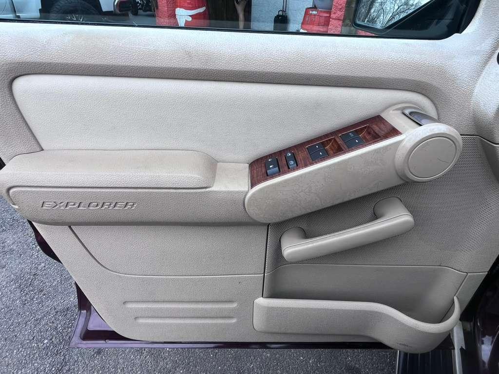 Ford Explorer 4dr 114" WB 4.0L Eddie Bauer 2006