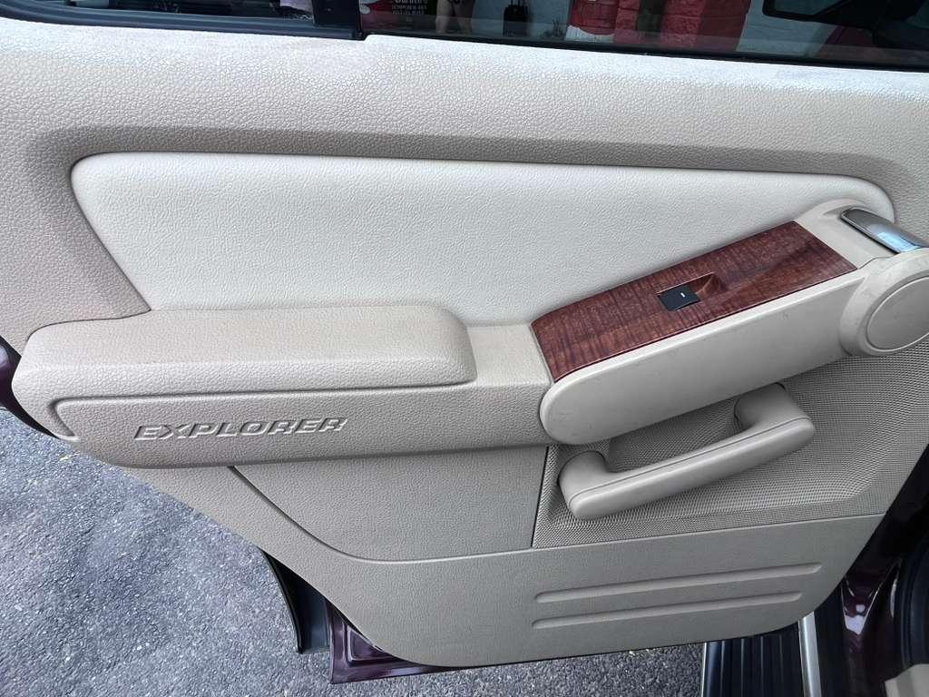 Ford Explorer 4dr 114" WB 4.0L Eddie Bauer 2006