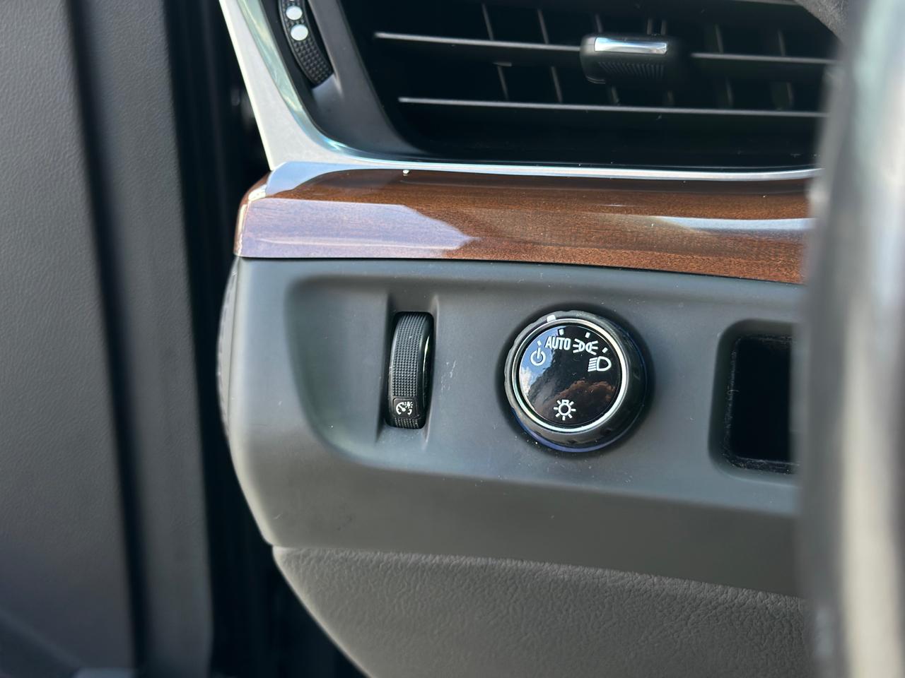 Cadillac Escalade 2WD 4dr Luxury 2020