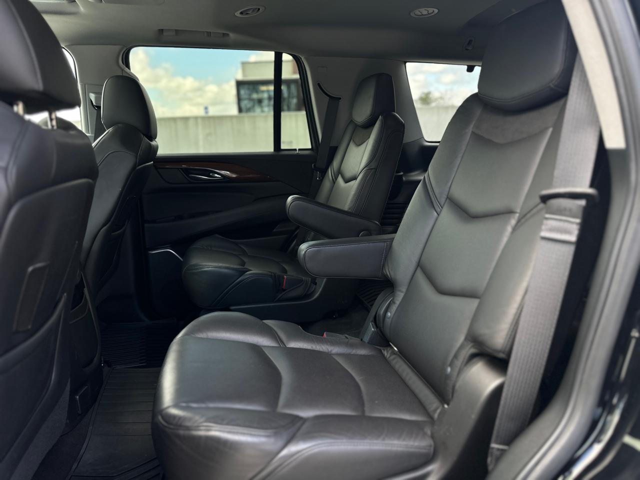 Cadillac Escalade 2WD 4dr Luxury 2020