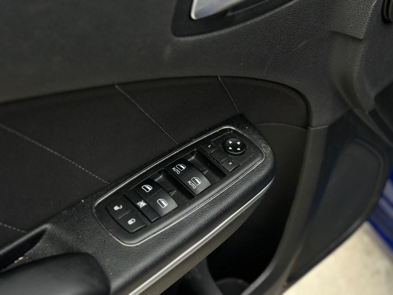 Dodge Charger SXT RWD 2019