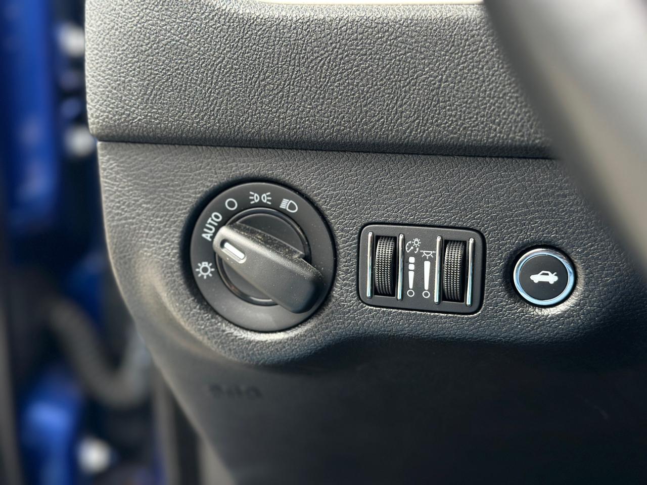 Dodge Charger SXT RWD 2019