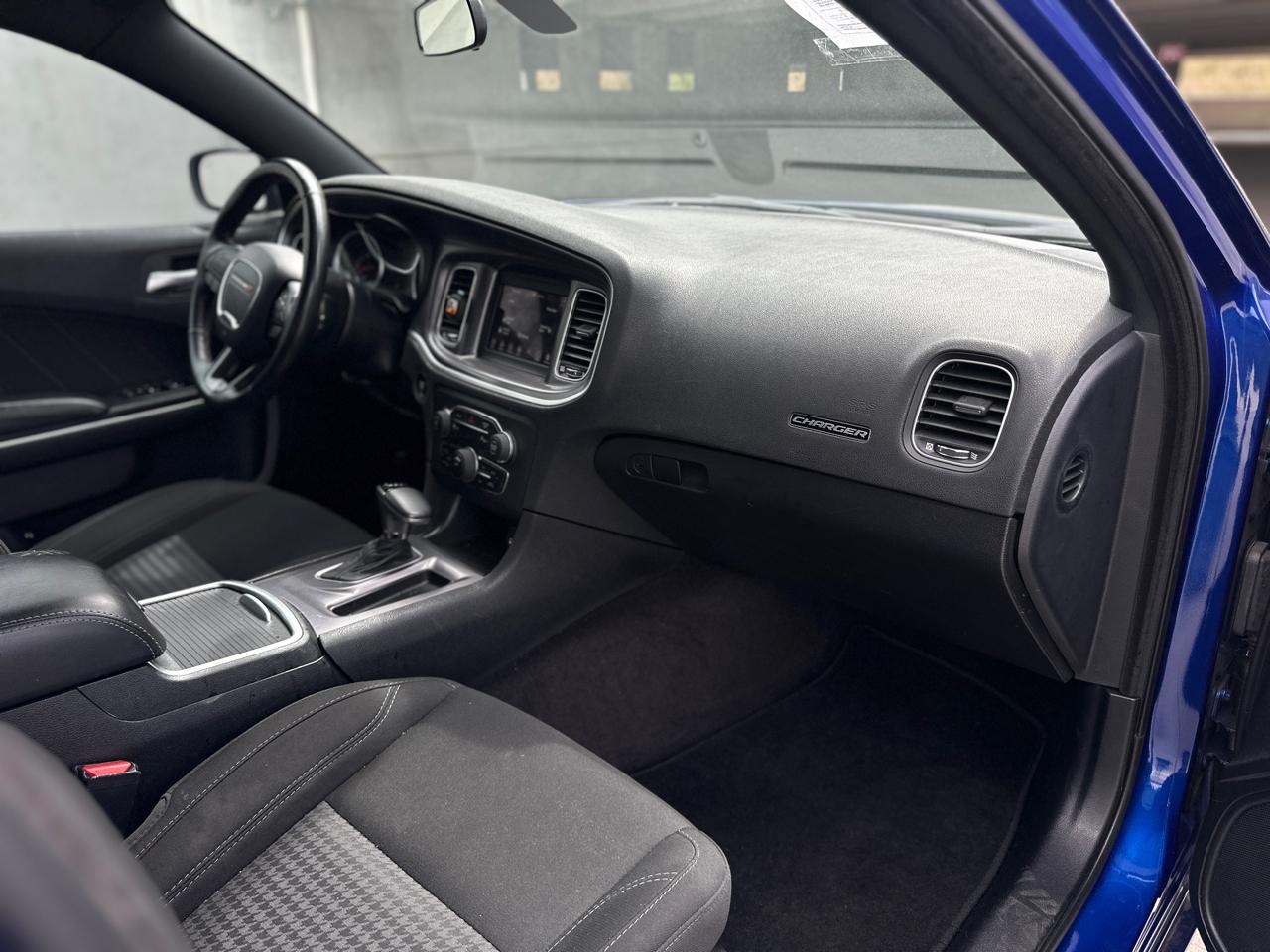 Dodge Charger SXT RWD 2019