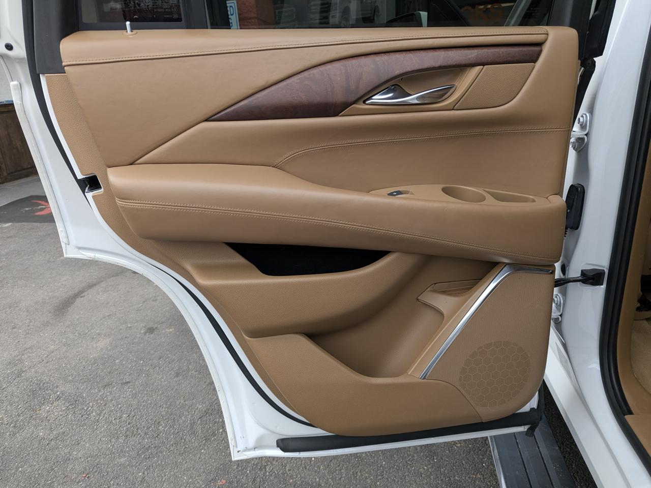 Cadillac Escalade 4WD 4dr Platinum 2016