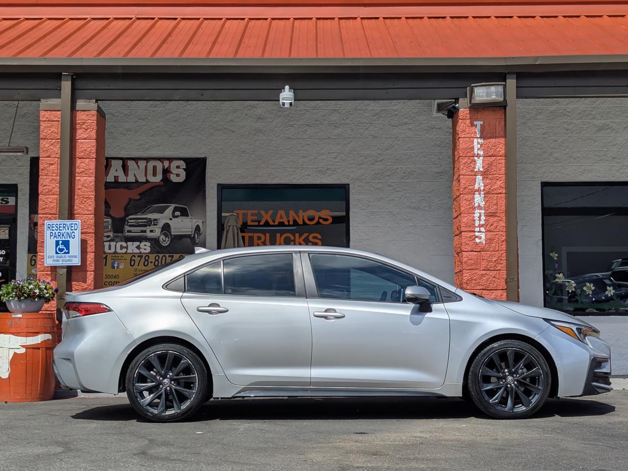 Toyota Corolla SE CVT (Natl) 2023