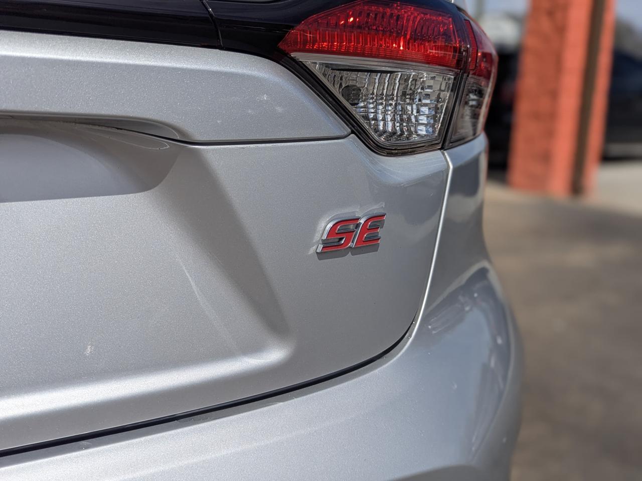 Toyota Corolla SE CVT (Natl) 2023