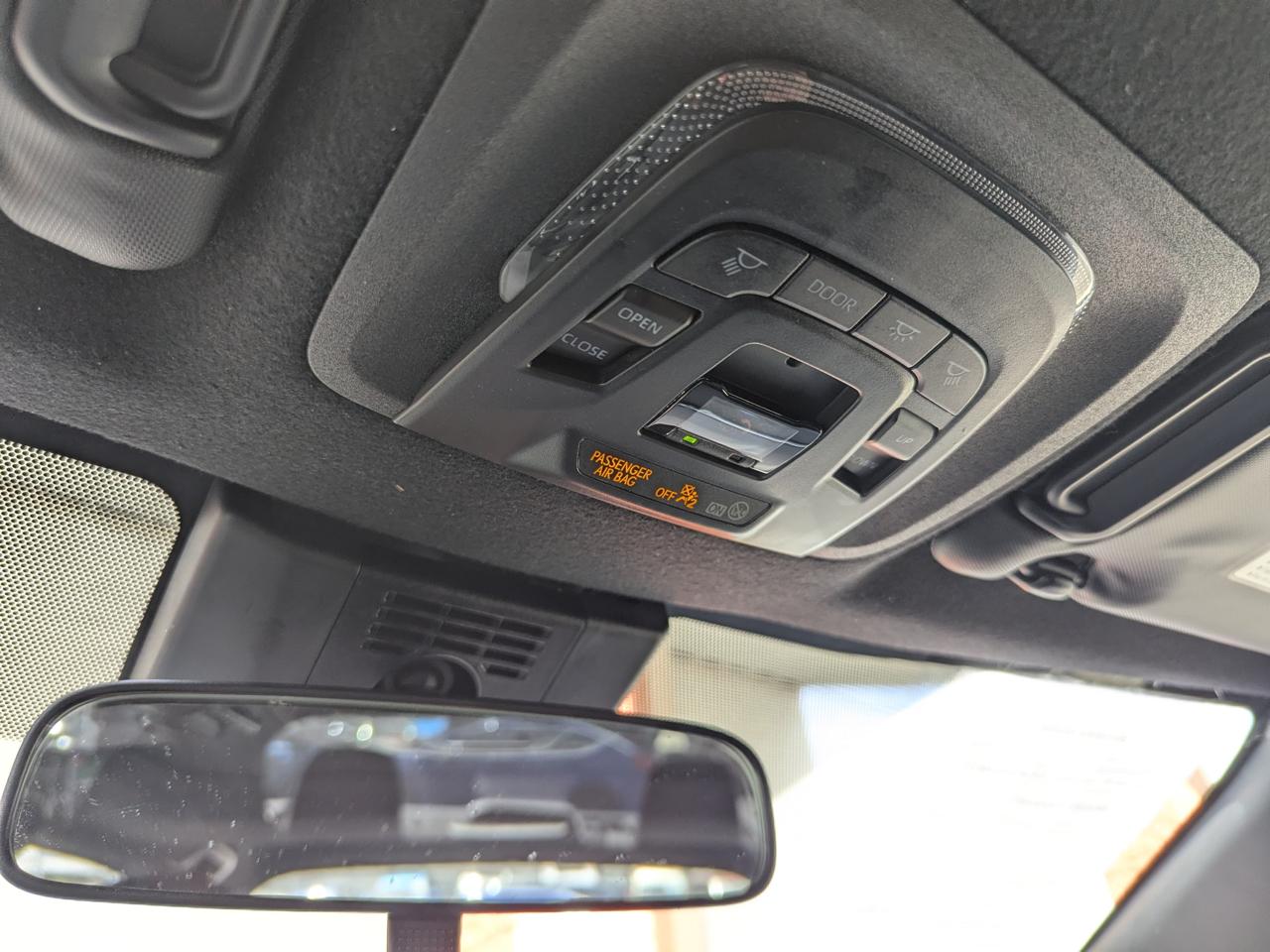 Toyota Corolla SE CVT (Natl) 2023