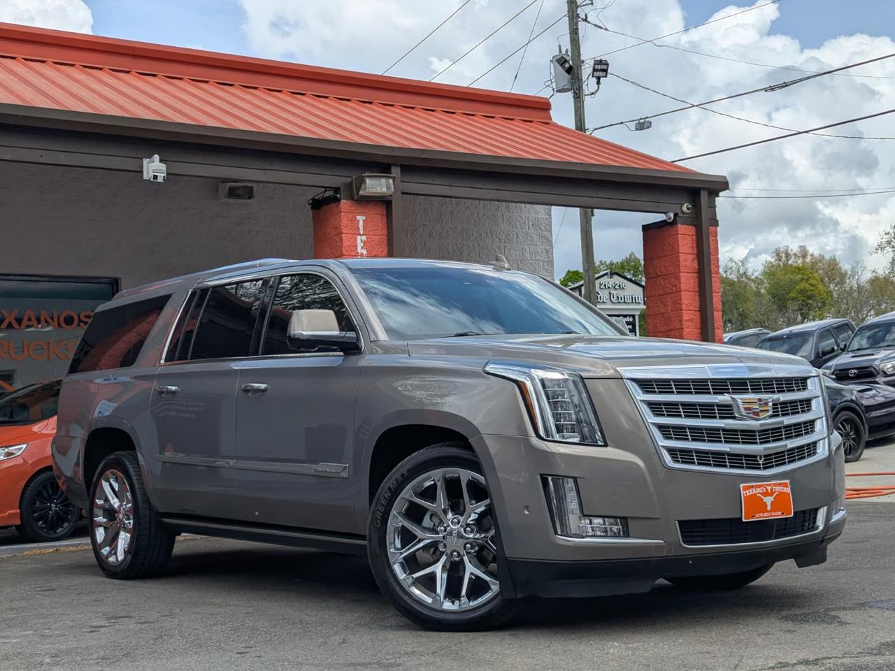 Cadillac Escalade ESV 4WD 4dr Premium Luxury 2017