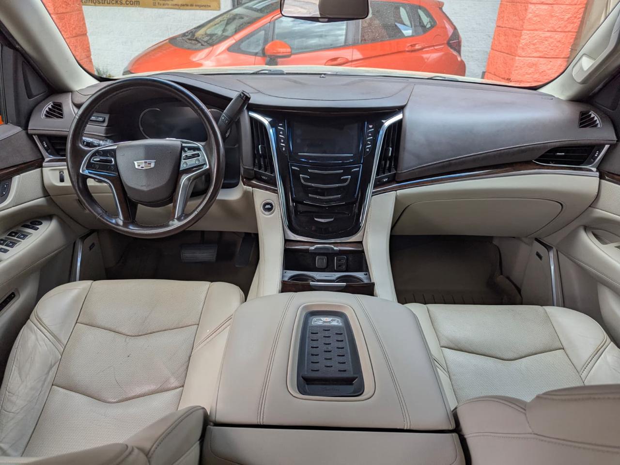 Cadillac Escalade ESV 4WD 4dr Premium Luxury 2017