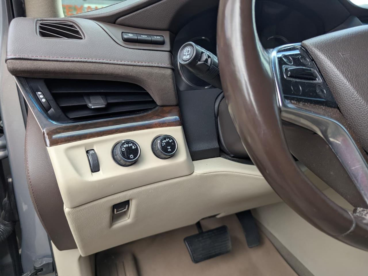 Cadillac Escalade ESV 4WD 4dr Premium Luxury 2017