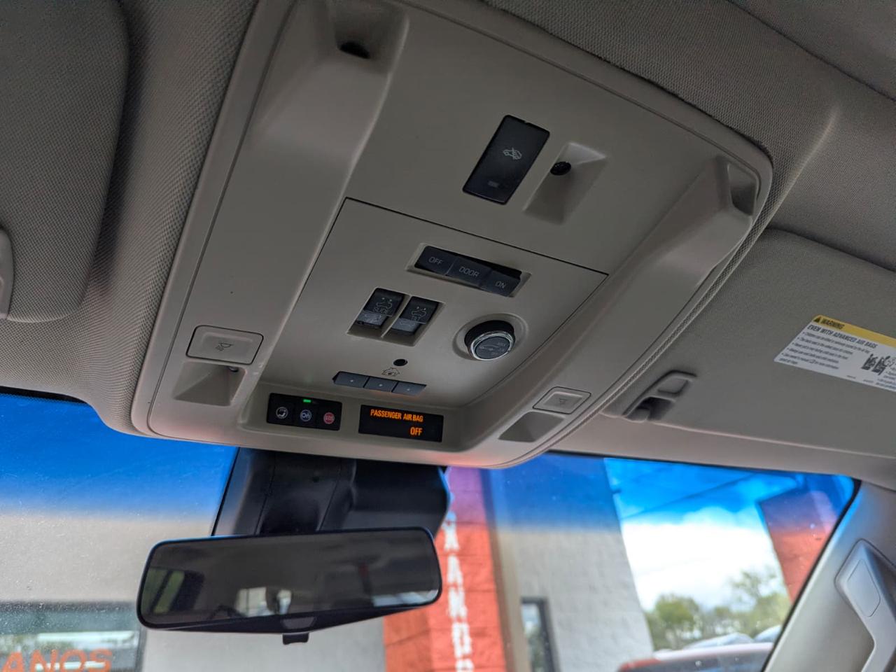 Cadillac Escalade ESV 4WD 4dr Premium Luxury 2017