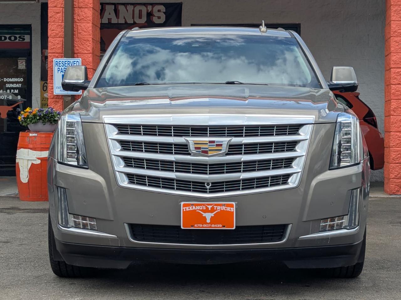 Cadillac Escalade ESV 4WD 4dr Premium Luxury 2017
