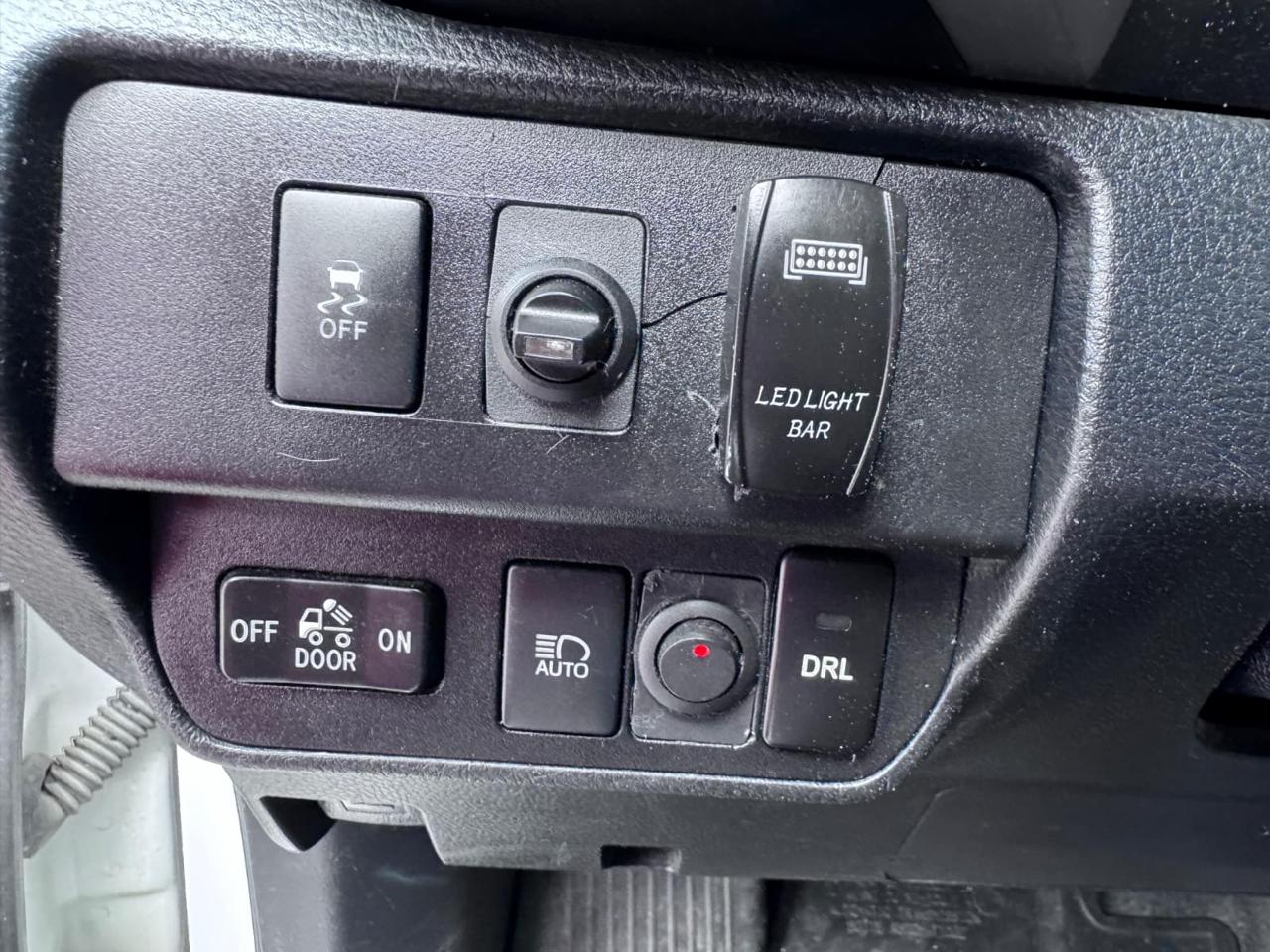 Toyota Tacoma 2WD TRD Off Road Double Cab 5' Bed V6 AT (Natl) 2020