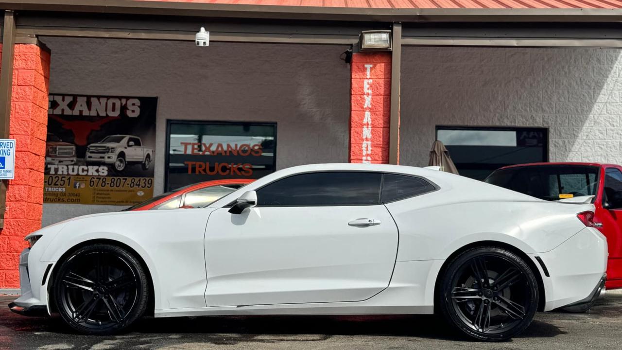 Chevrolet Camaro 2dr Cpe 1SS 2018