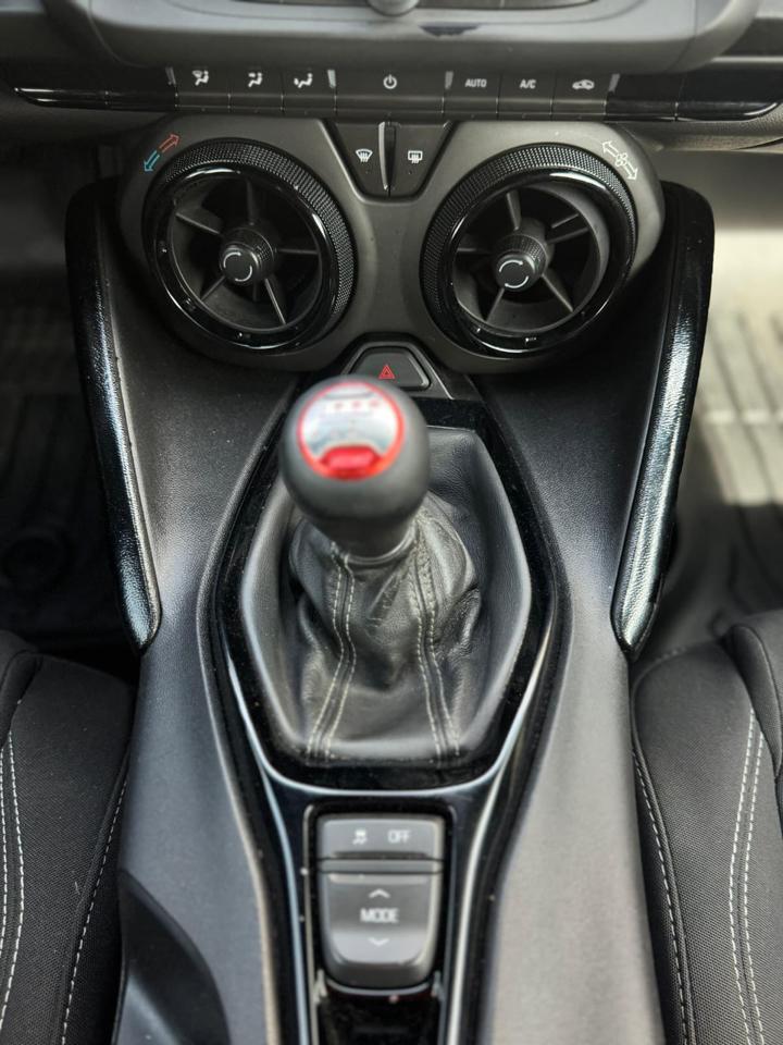 Chevrolet Camaro 2dr Cpe 1SS 2018