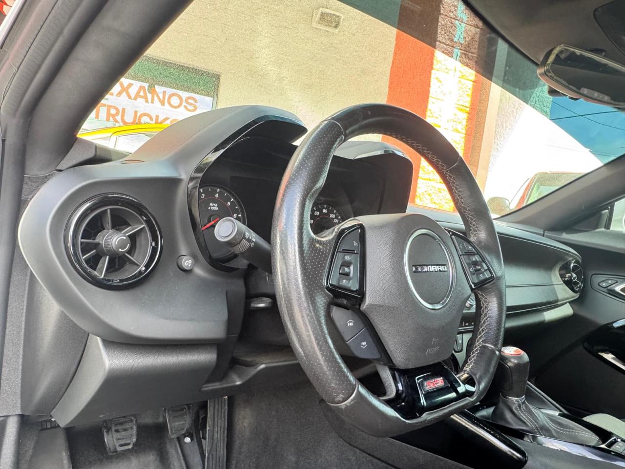 Chevrolet Camaro 2dr Cpe 1SS 2018