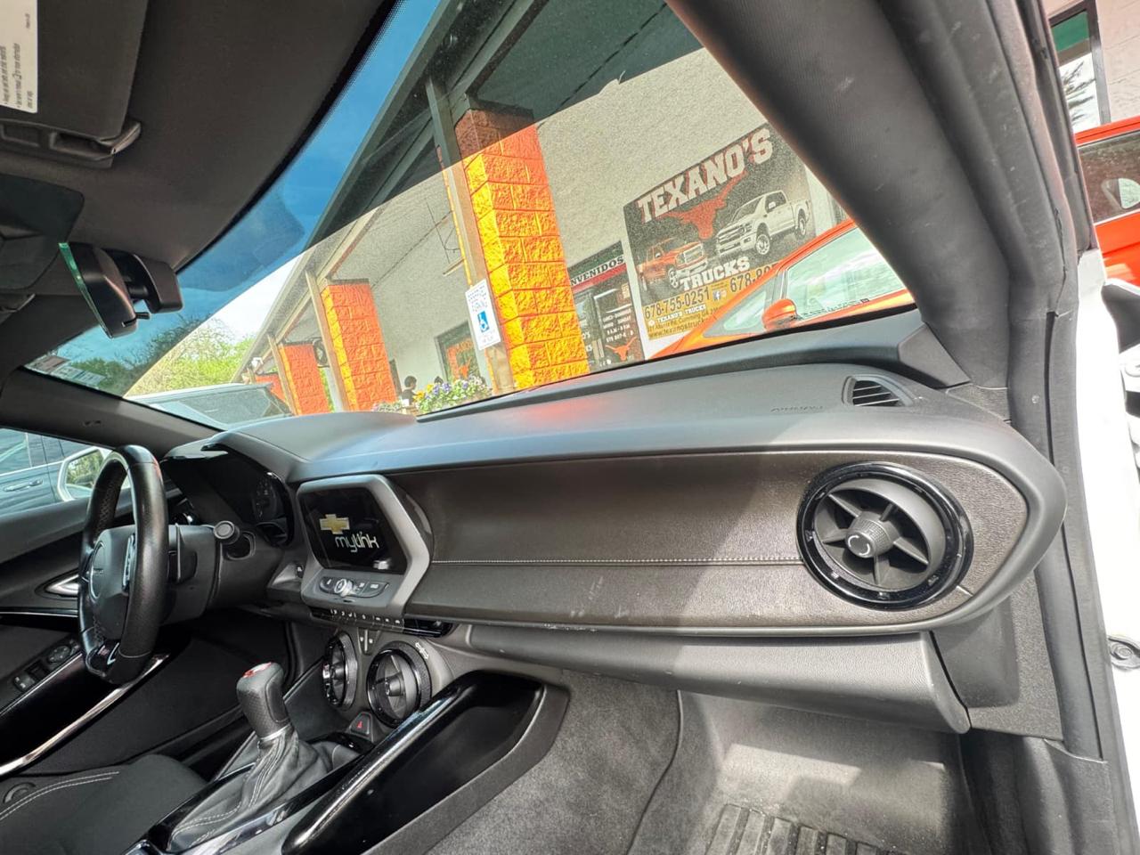 Chevrolet Camaro 2dr Cpe 1SS 2018