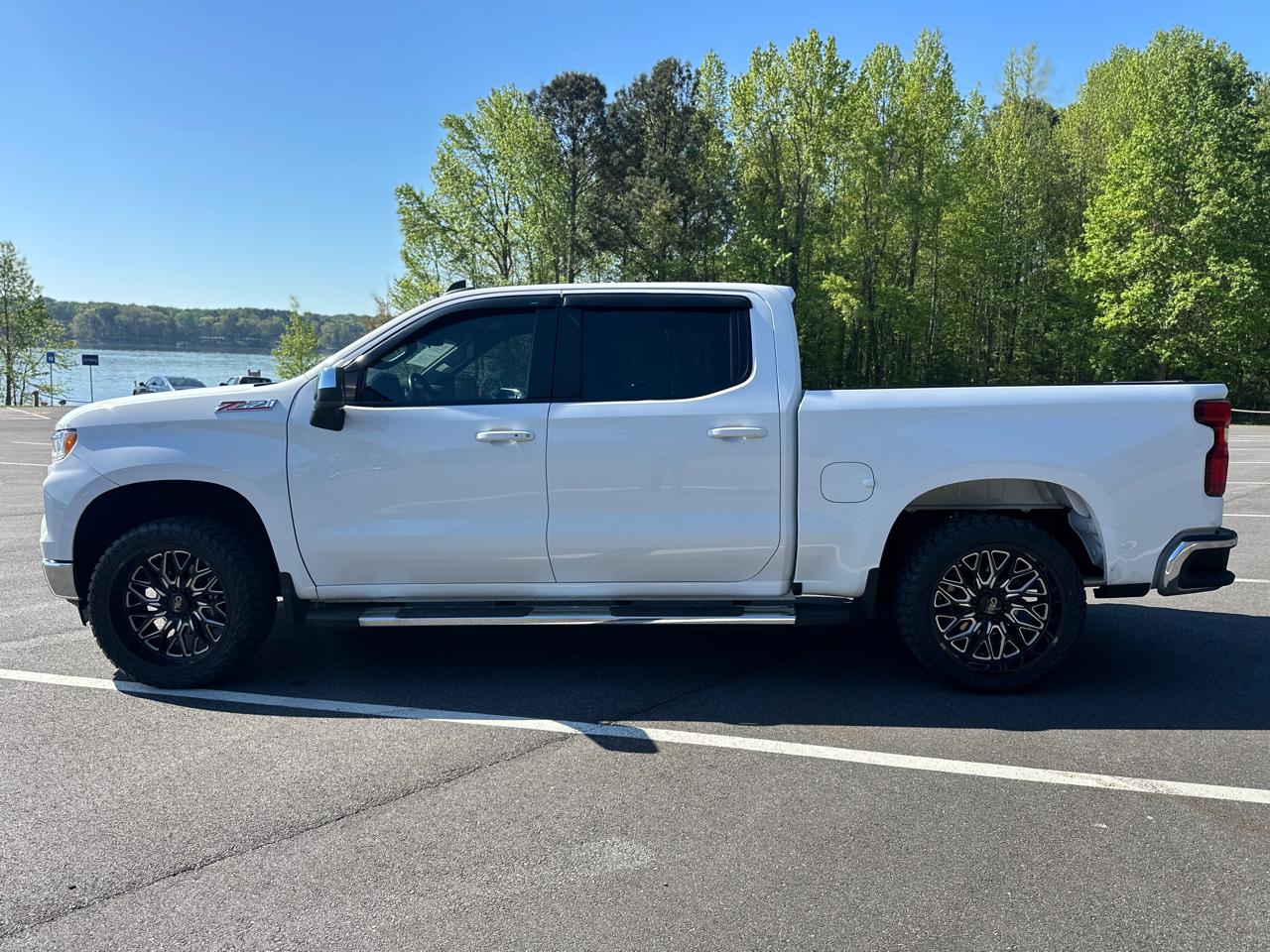 Chevrolet Silverado 1500 4WD Crew Cab 147" LT w/1LT 2023