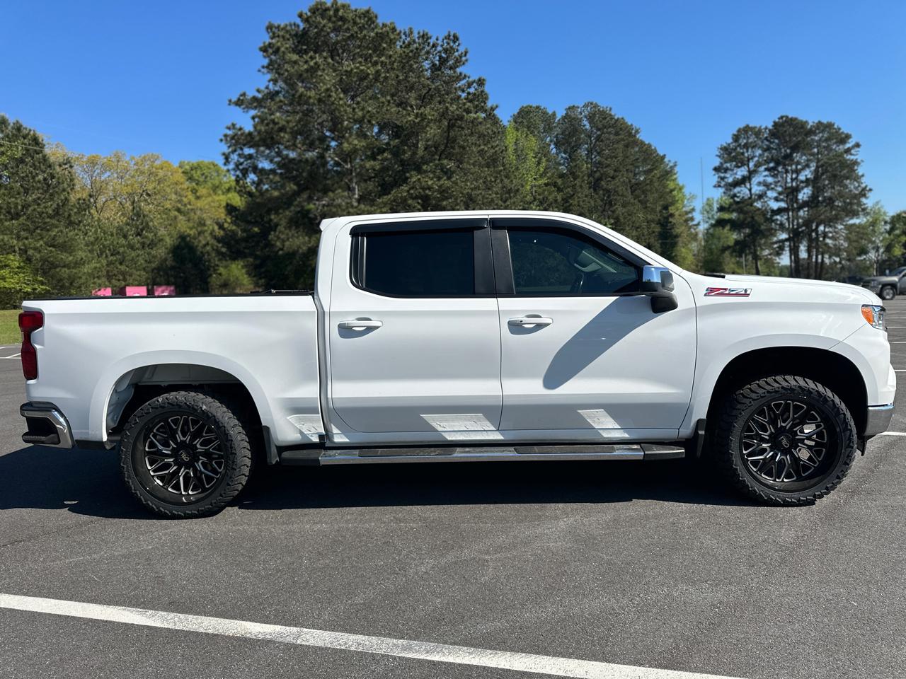 Chevrolet Silverado 1500 4WD Crew Cab 147" LT w/1LT 2023