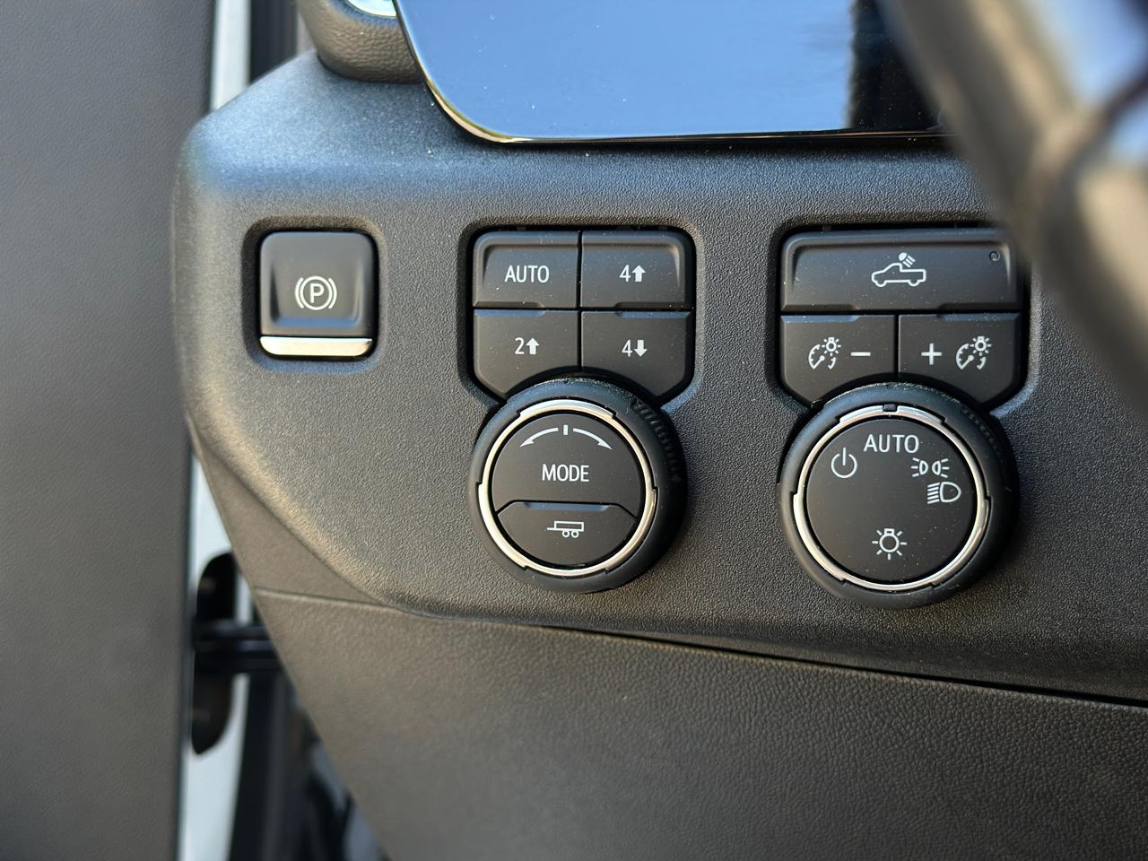 Chevrolet Silverado 1500 4WD Crew Cab 147" LT w/1LT 2023