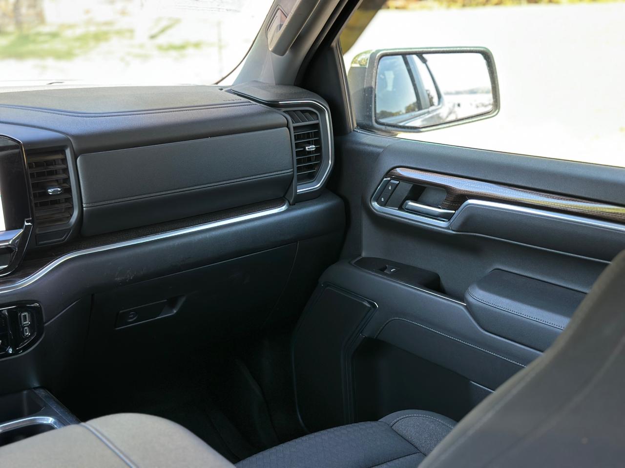 Chevrolet Silverado 1500 4WD Crew Cab 147" LT w/1LT 2023