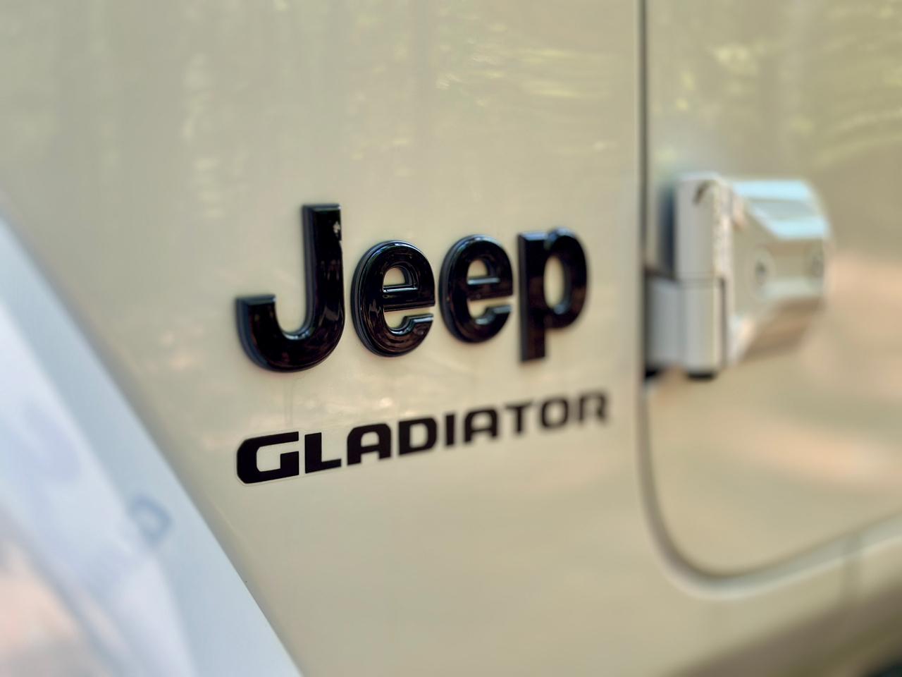 Jeep Gladiator Overland Crew Cab 4WD 2021