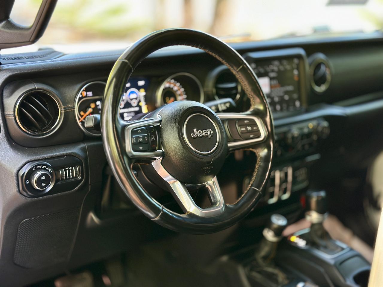 Jeep Gladiator Overland Crew Cab 4WD 2021