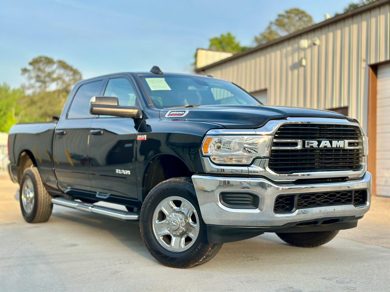 RAM 2500 Big Horn 4x4 Crew Cab 6'4" Box 2021