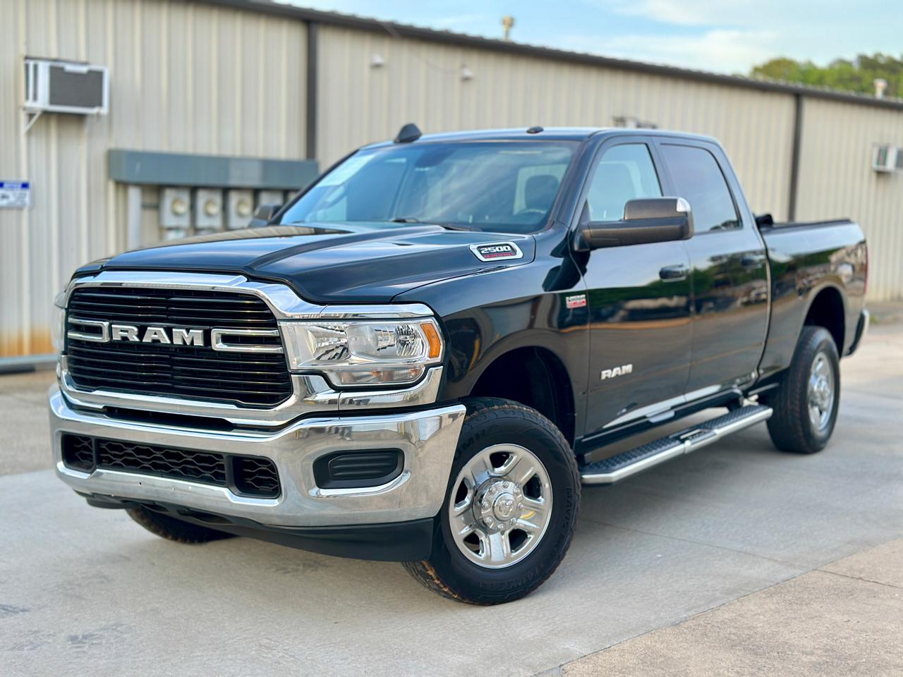 RAM 2500 Big Horn 4x4 Crew Cab 6'4" Box 2021