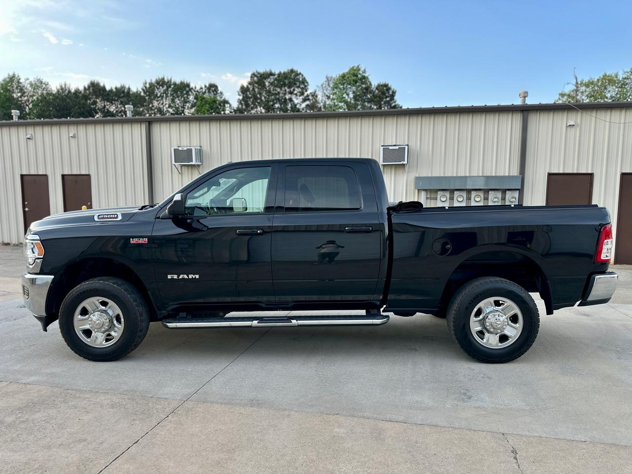 RAM 2500 Big Horn 4x4 Crew Cab 6'4" Box 2021