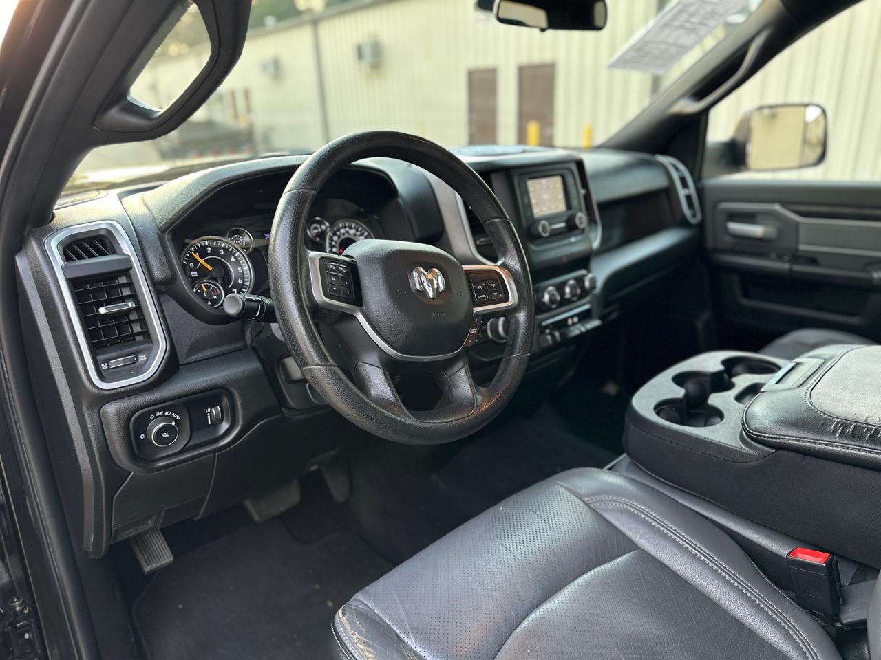 RAM 2500 Big Horn 4x4 Crew Cab 6'4" Box 2021