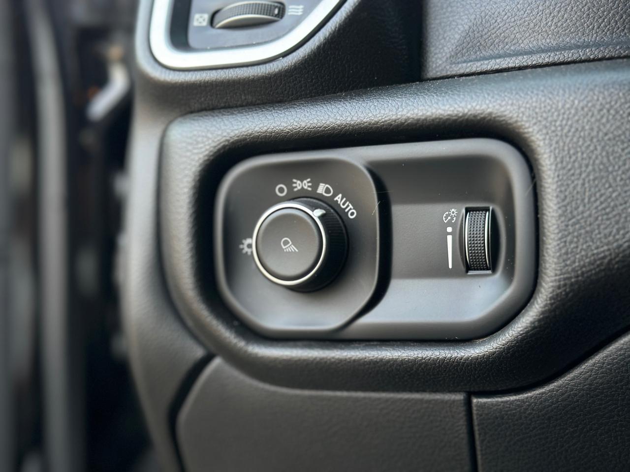 RAM 2500 Big Horn 4x4 Crew Cab 6'4" Box 2021