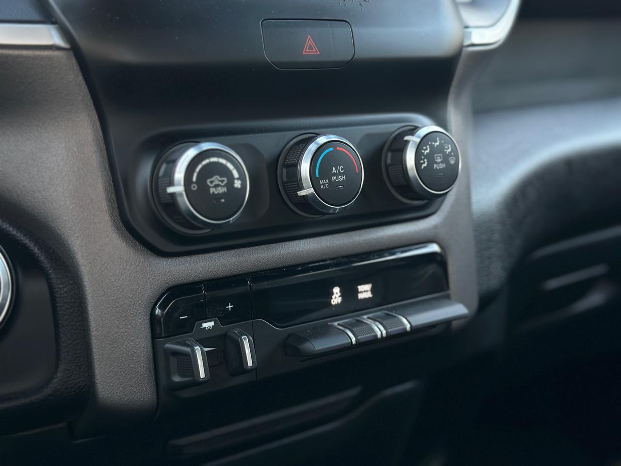 RAM 2500 Big Horn 4x4 Crew Cab 6'4" Box 2021