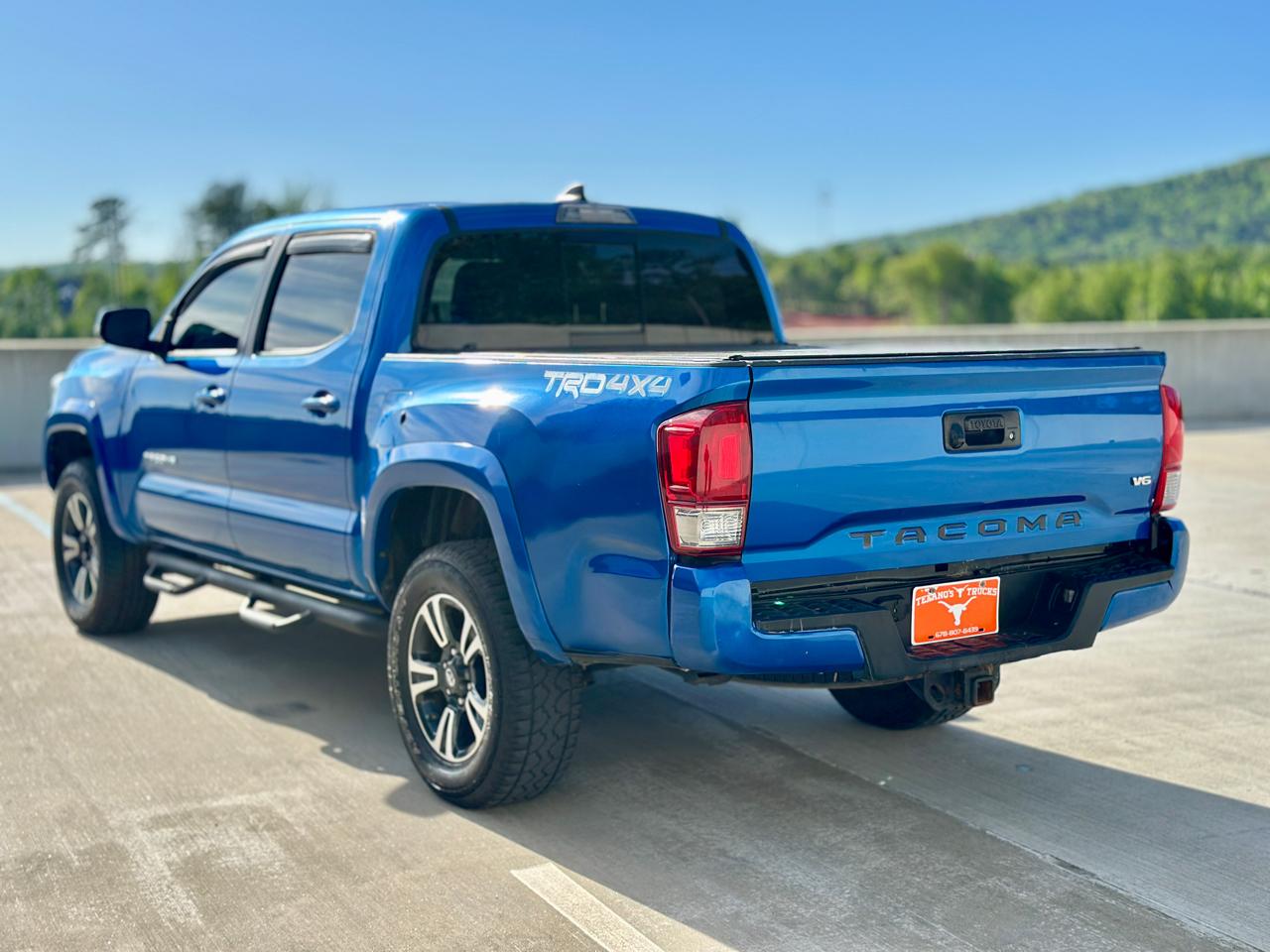 Toyota Tacoma TRD Off Road Double Cab 5' Bed V6 4x4 MT (Natl) 2017