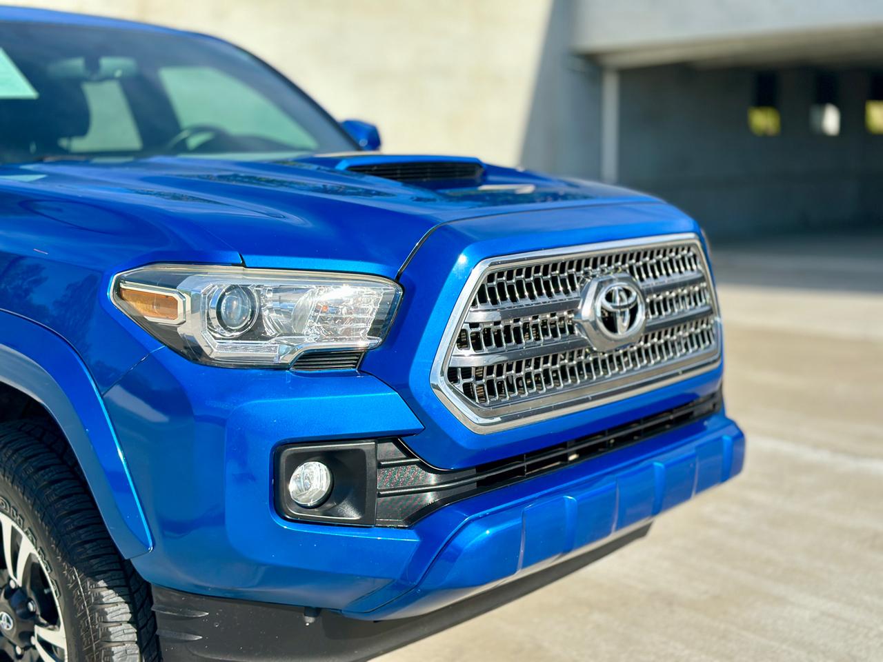 Toyota Tacoma TRD Off Road Double Cab 5' Bed V6 4x4 MT (Natl) 2017