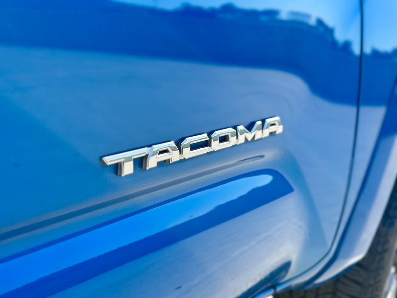 Toyota Tacoma TRD Off Road Double Cab 5' Bed V6 4x4 MT (Natl) 2017