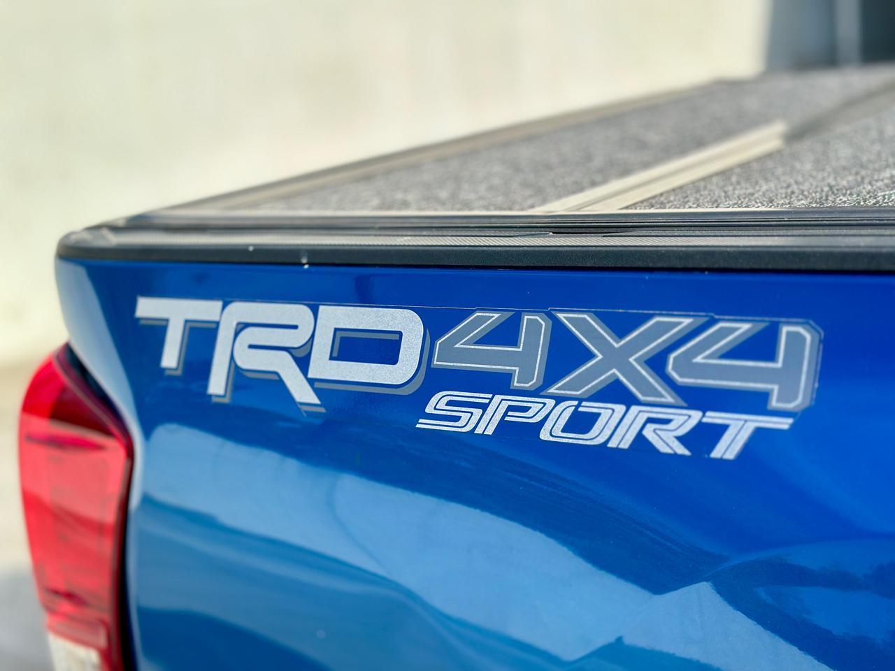 Toyota Tacoma TRD Off Road Double Cab 5' Bed V6 4x4 MT (Natl) 2017