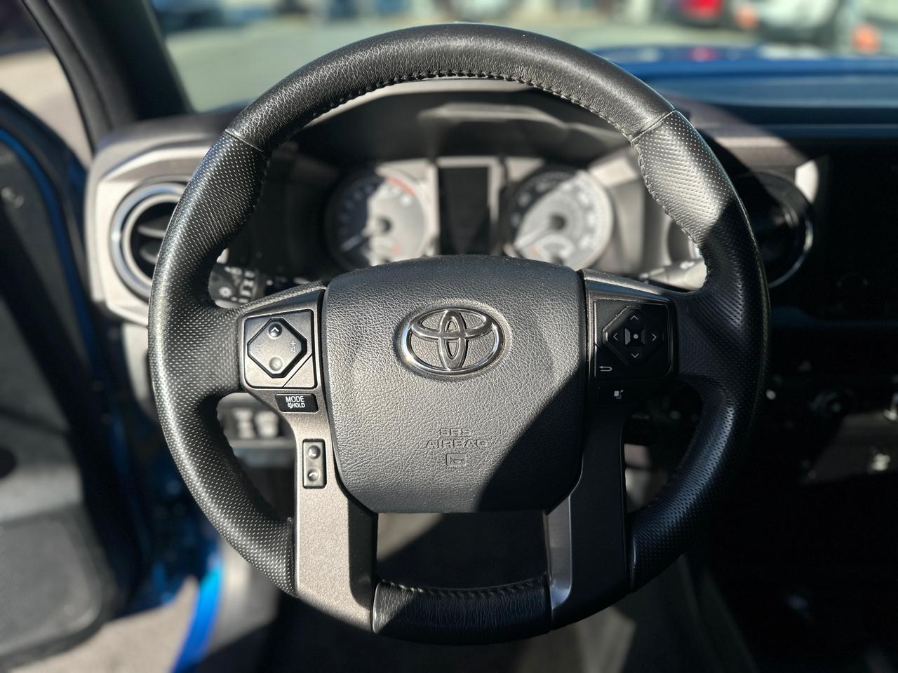 Toyota Tacoma TRD Off Road Double Cab 5' Bed V6 4x4 MT (Natl) 2017