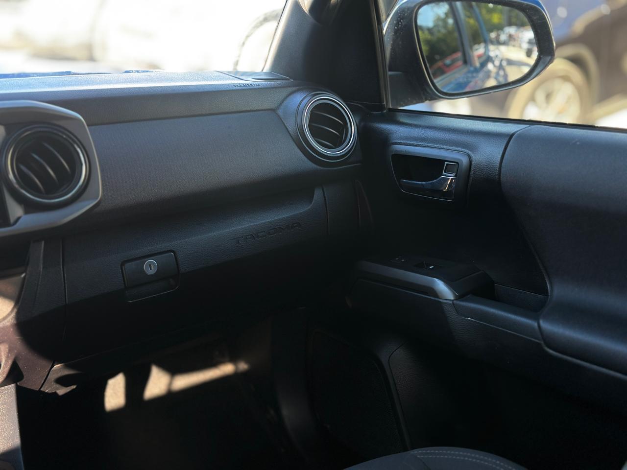 Toyota Tacoma TRD Off Road Double Cab 5' Bed V6 4x4 MT (Natl) 2017